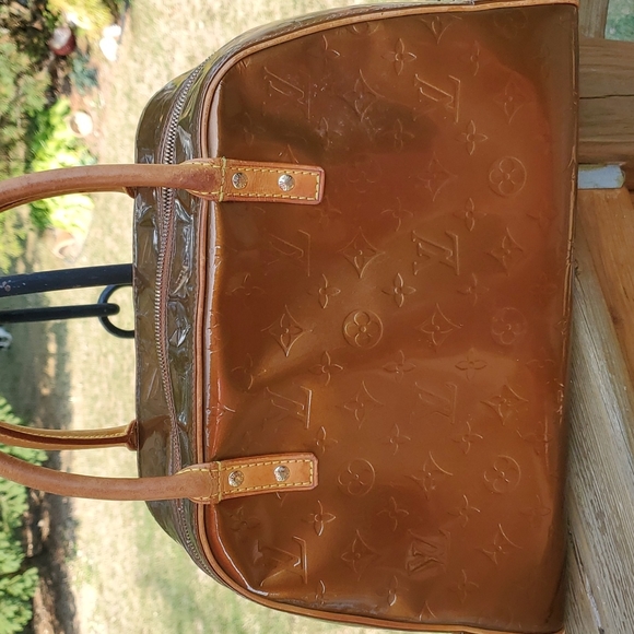 💥💥SOLD💥💥LV Bronze Tompkins Square Sachel - Picture 3 of 17